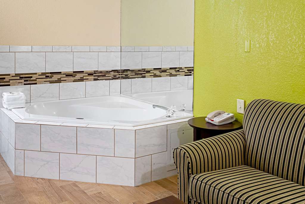 Quality Inn & Suites Robbinsville - photo 26