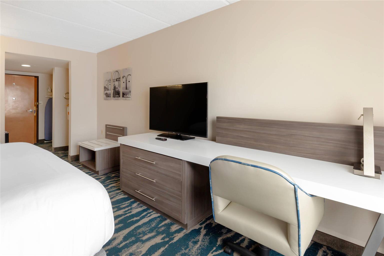 Comfort Inn & Suites Greenville Near East Carolina University - photo 19