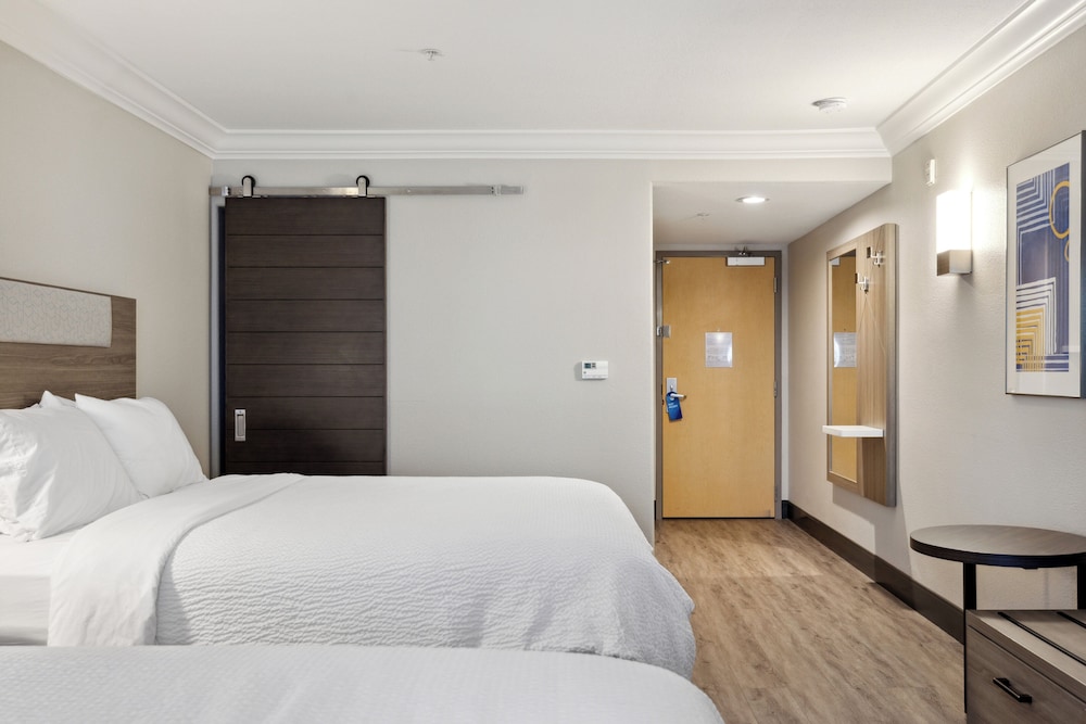 Holiday Inn Express Hotel & Suites Vacaville by IHG - photo 9