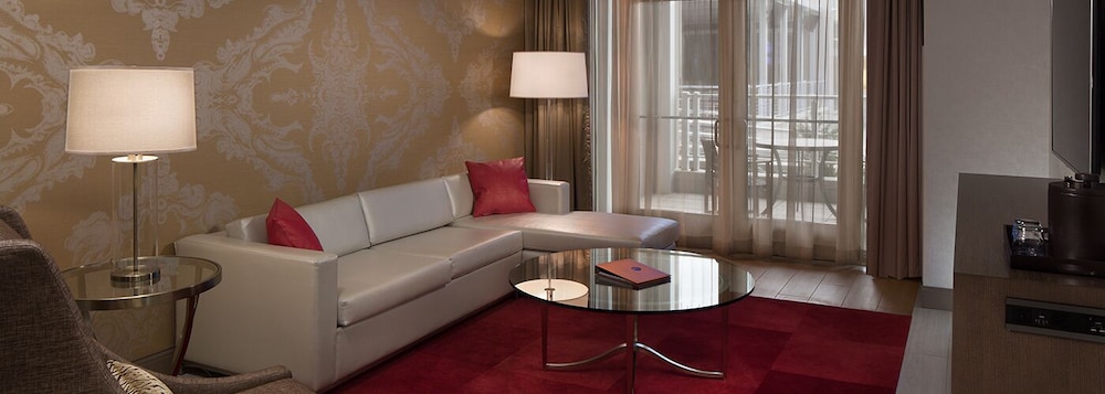 Wind Creek Casino & Hotel Montgomery - photo 3