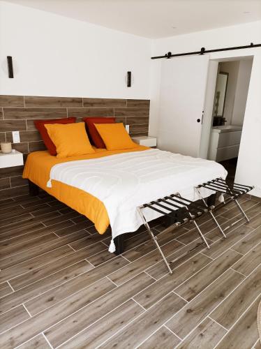 L' Har & Lam - carbon neutral hotel in Unknown City