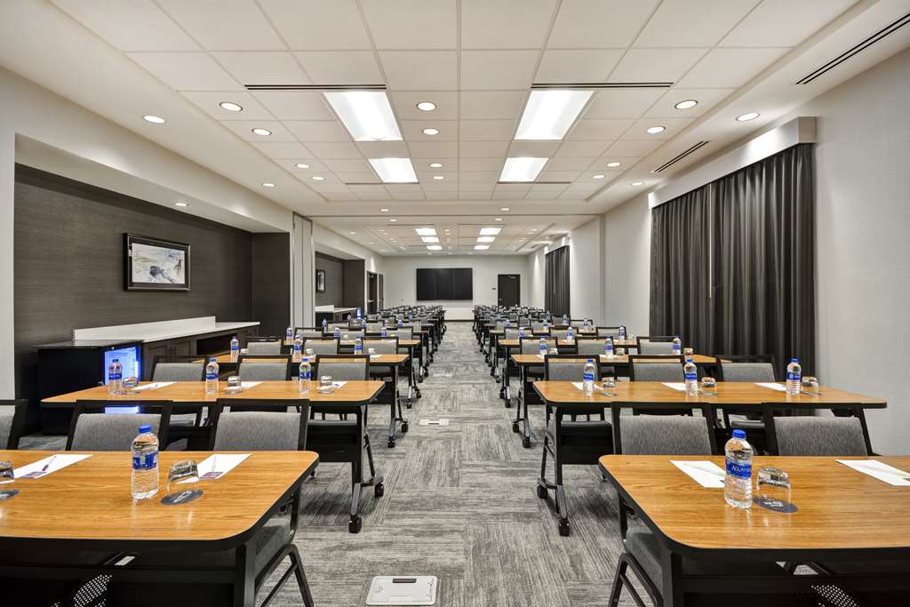 Hyatt Place Fresno - photo 23