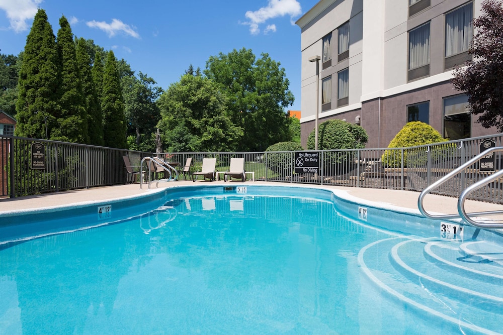 Hampton Inn Pittsburgh West Mifflin - photo 25