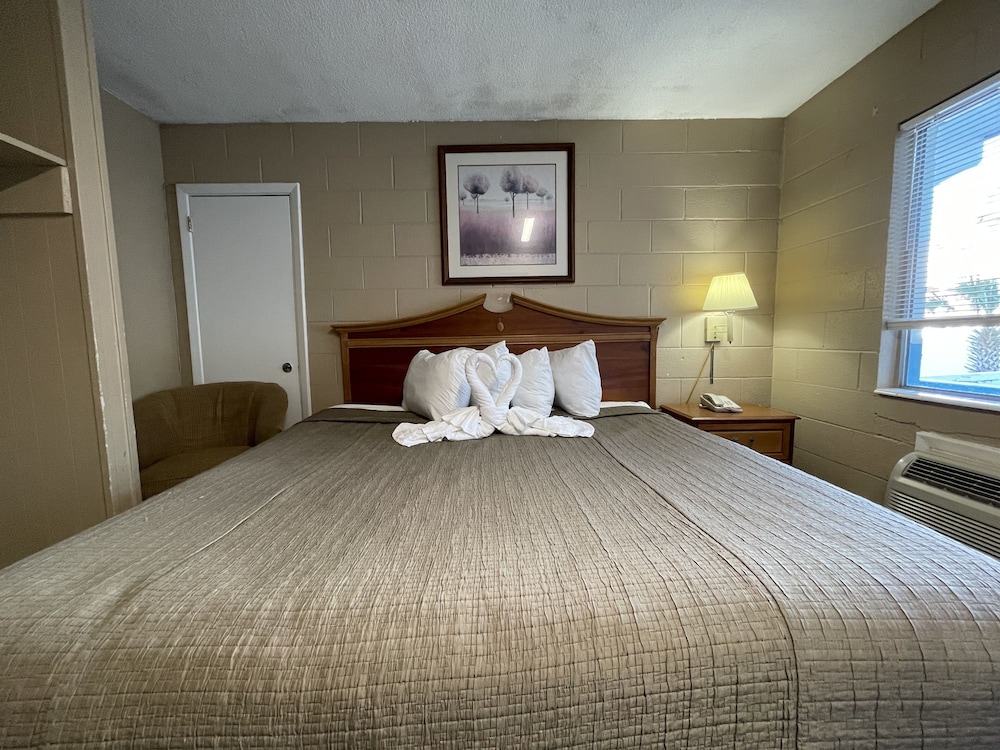 Polynesian Beach & Golf Resort - photo 8