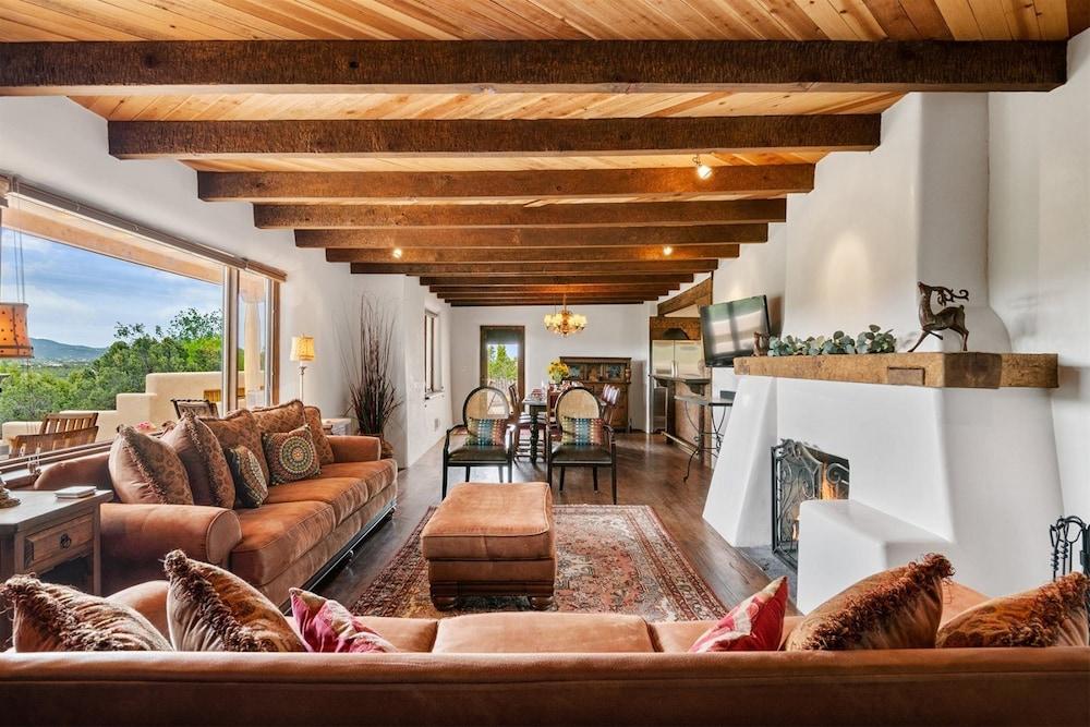 Cielo Lindo Secluded Southwestern Retreat Within Minutes of Downtown in Santa Fe, United States