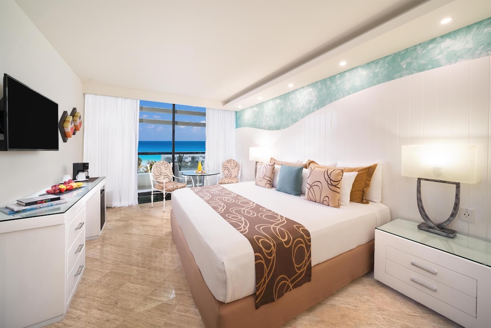 The Grand Oasis Cancun All Inclusive
