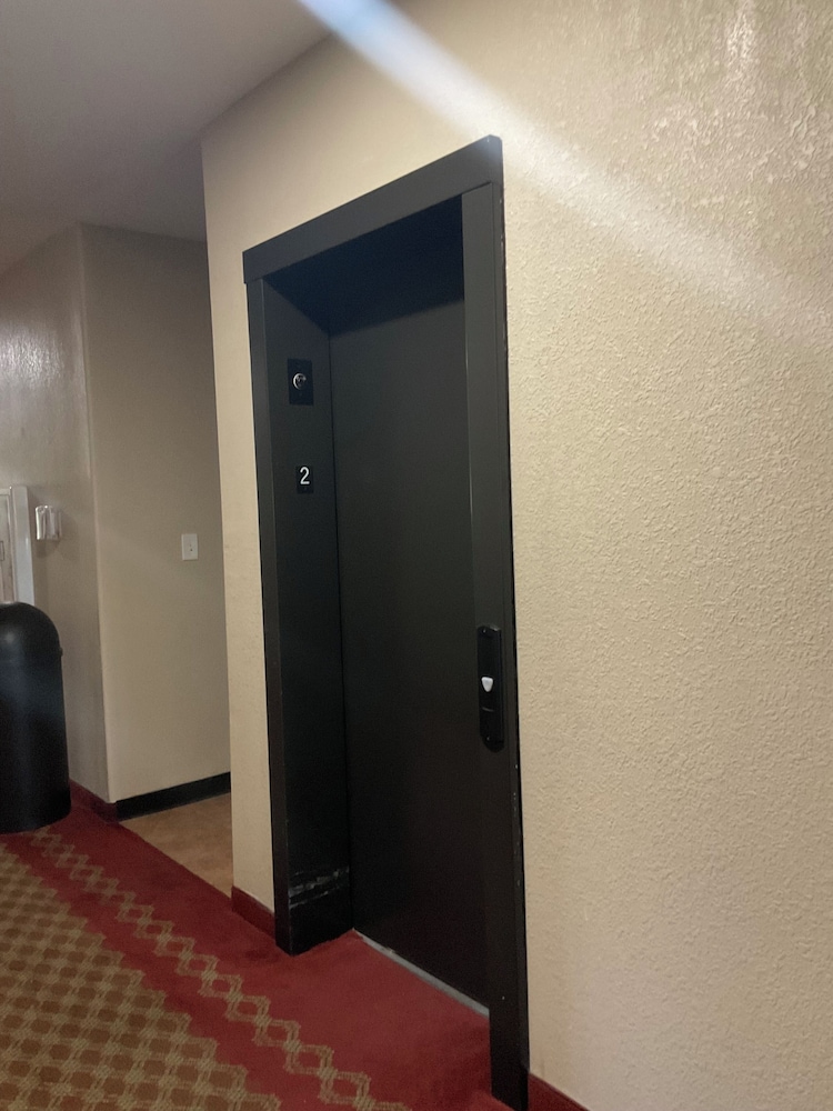 Yorktown Inn And Suites - photo 77