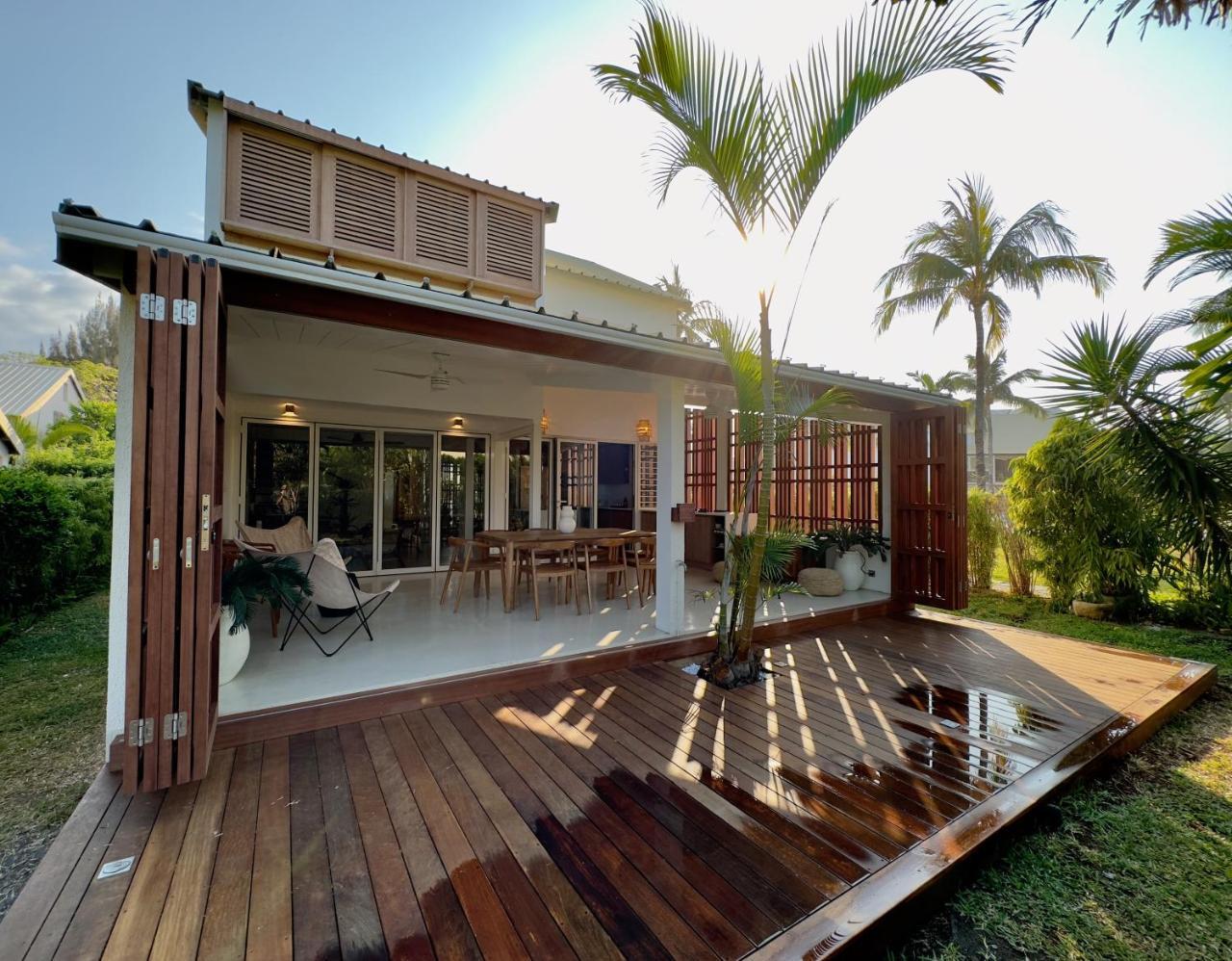 Villa Nomade L'Ermitage les Bains by HILO Collection 8 people — 4-Star Luxury Hotel in Saint-Paul-Les-Dax, Réunion