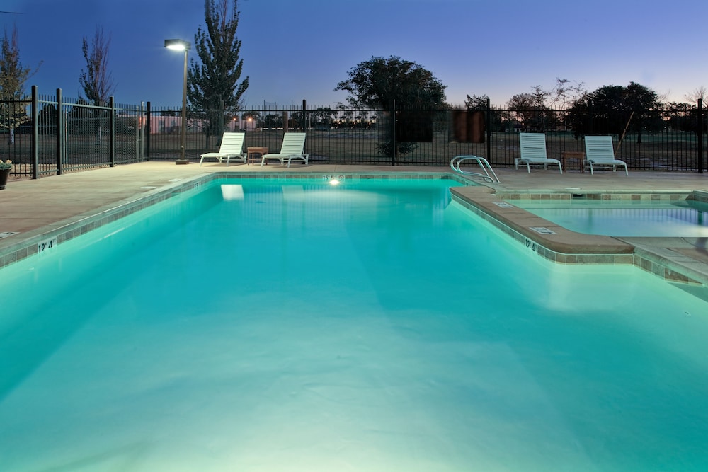 Candlewood Suites Roswell New Mexico by IHG - photo 13