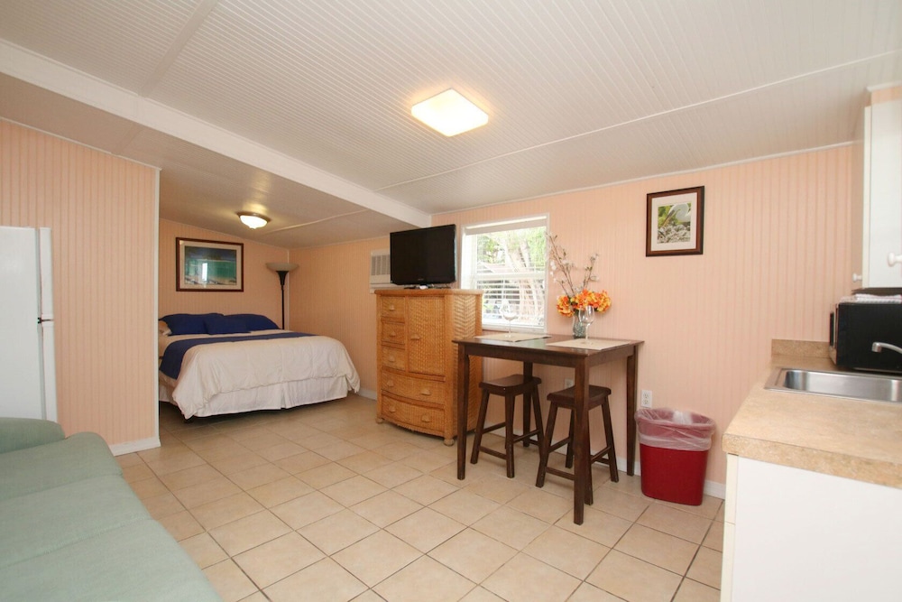 Sunset Cove Beach Resort - photo 23