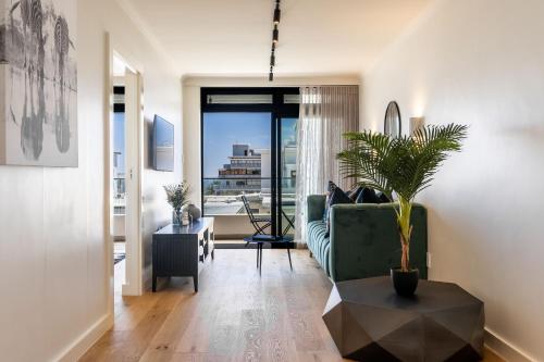 Topaz Views Luxury Apt in Sea Point with views