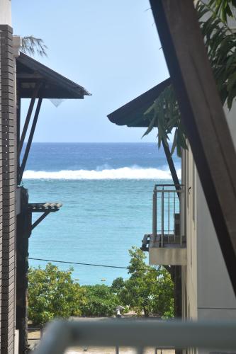 Blue Waves Beachfront Penthouse — 4-Star Luxury Hotel in Flic En Flac, Mauritius