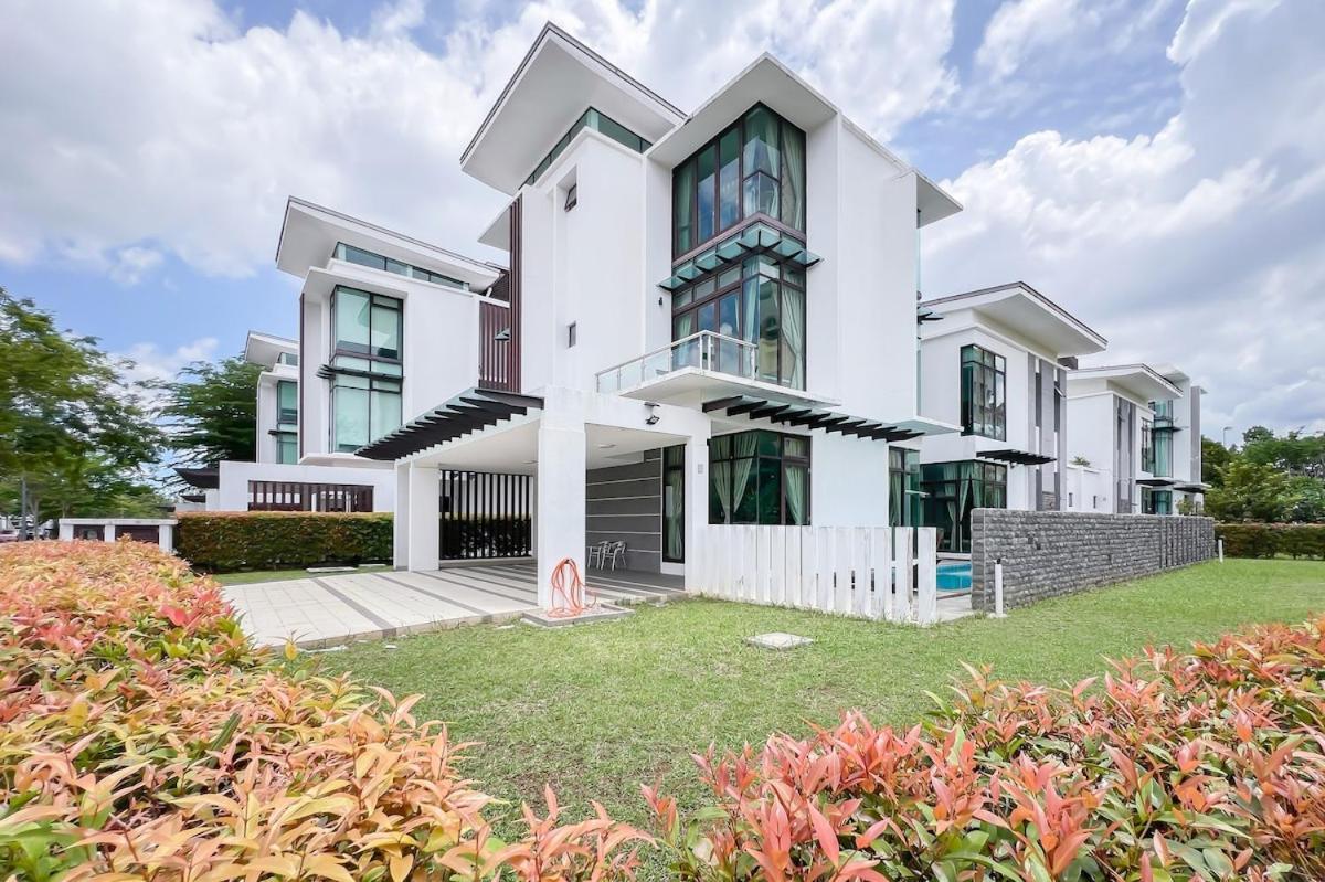 Luxury Villa Putrajaya 18 Smarthome — 4-Star Luxury Hotel in Putrajaya, Malaysia