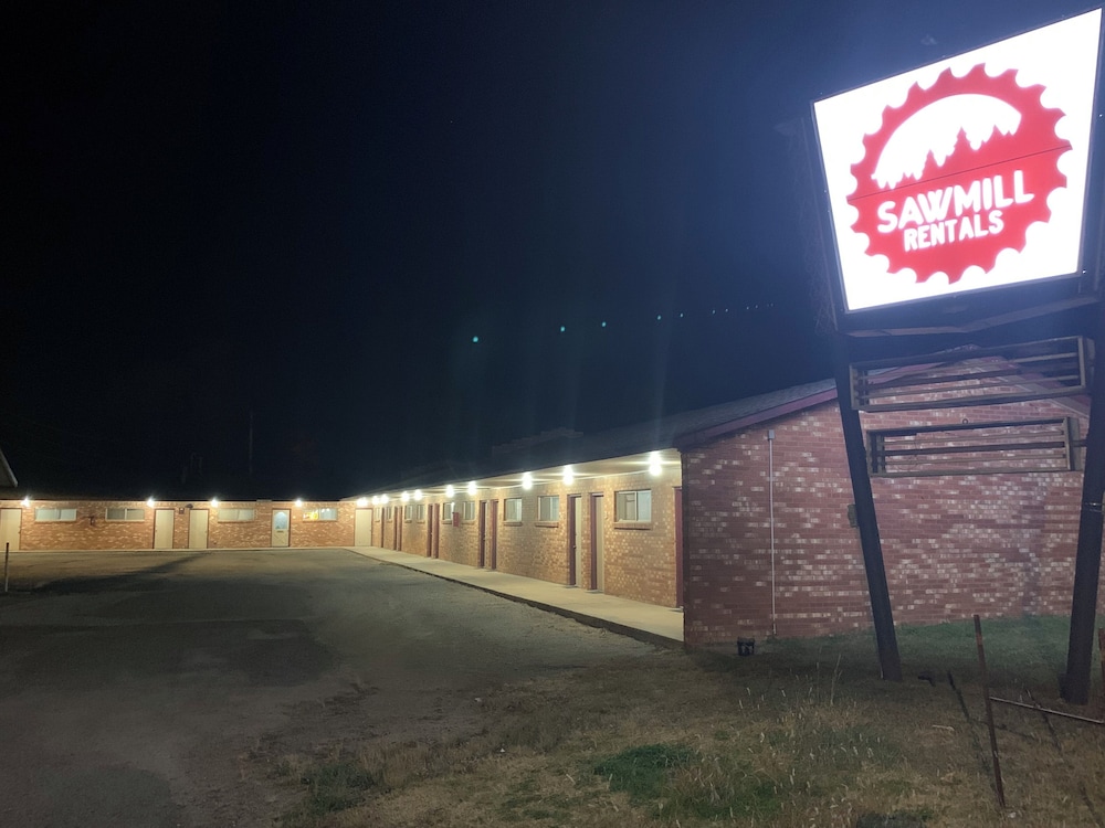 Sawmill Lodges Motel - featured photo