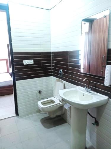 Kapoor Guest House and PG