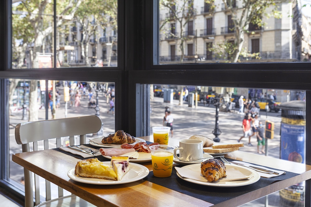 מזון ומשקאות