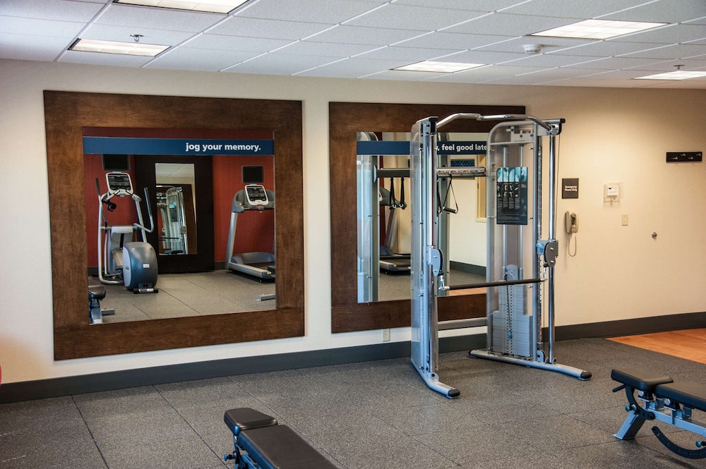 Hampton Inn Bismarck - photo 27