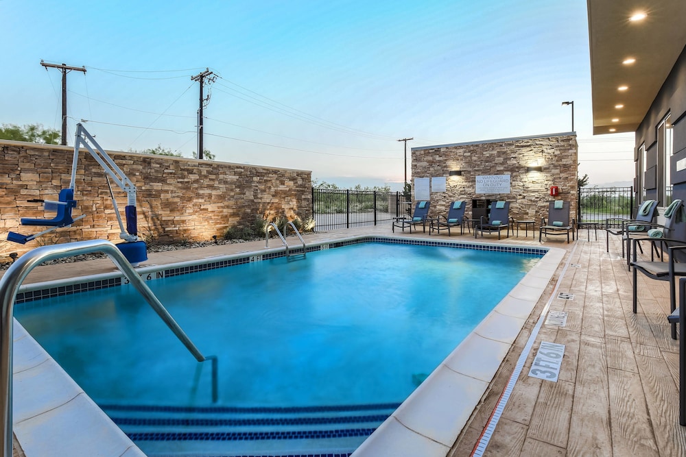 Fairfield Inn & Suites by Marriott Snyder - photo 10