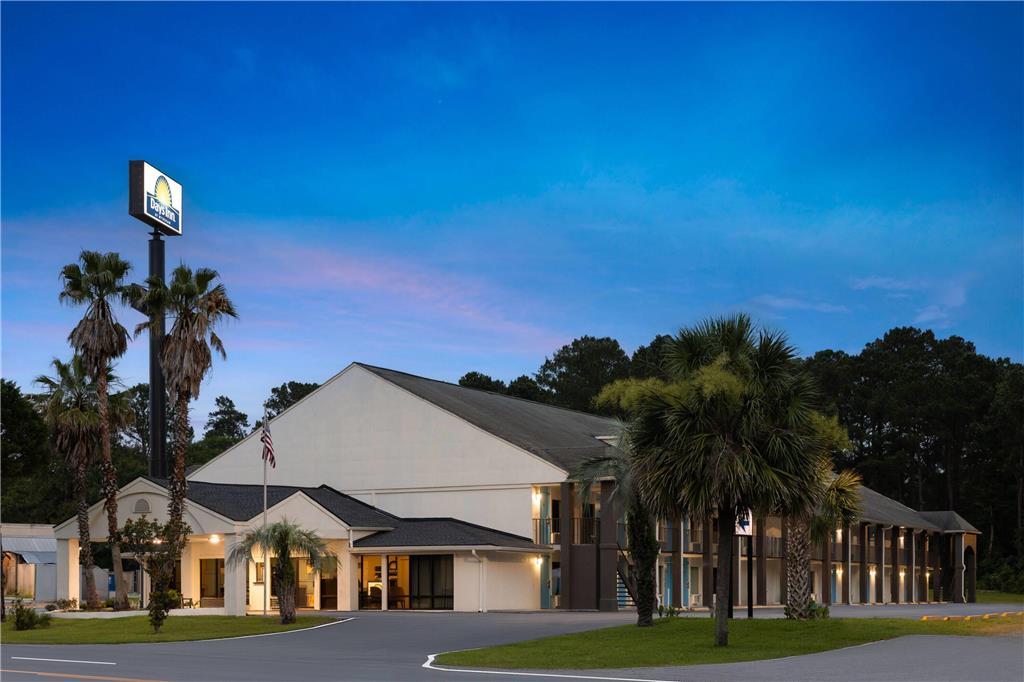 Days Inn by Wyndham Hardeeville Near Hilton Head - photo 5