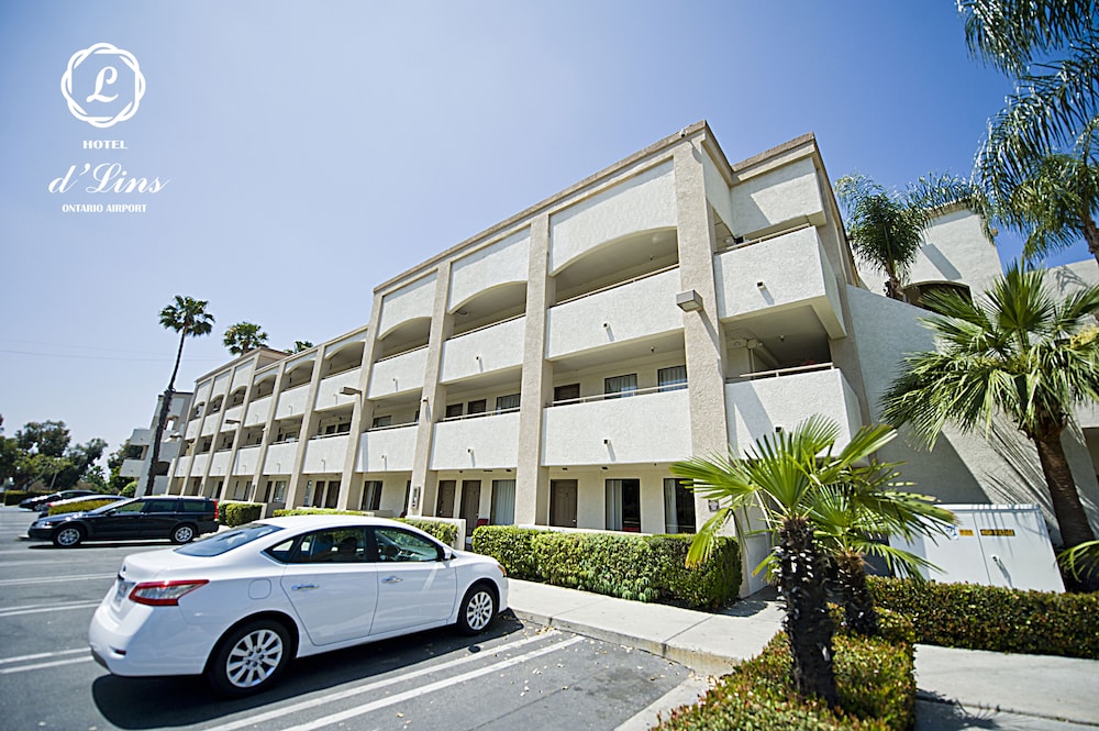 Hotel d Lins Ontario Airport - photo 23
