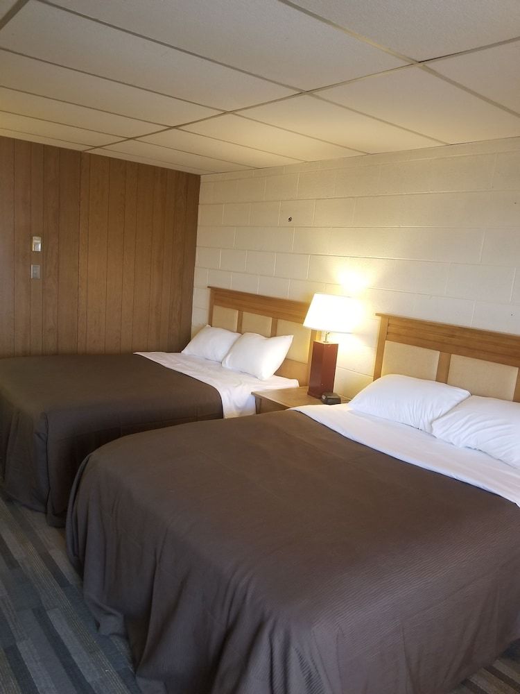 First Interstate Inn - photo 19