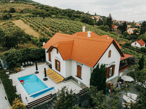 Badacsony Villa Ria — 4-Star Luxury Hotel in Badacsonytomaj, Hungary