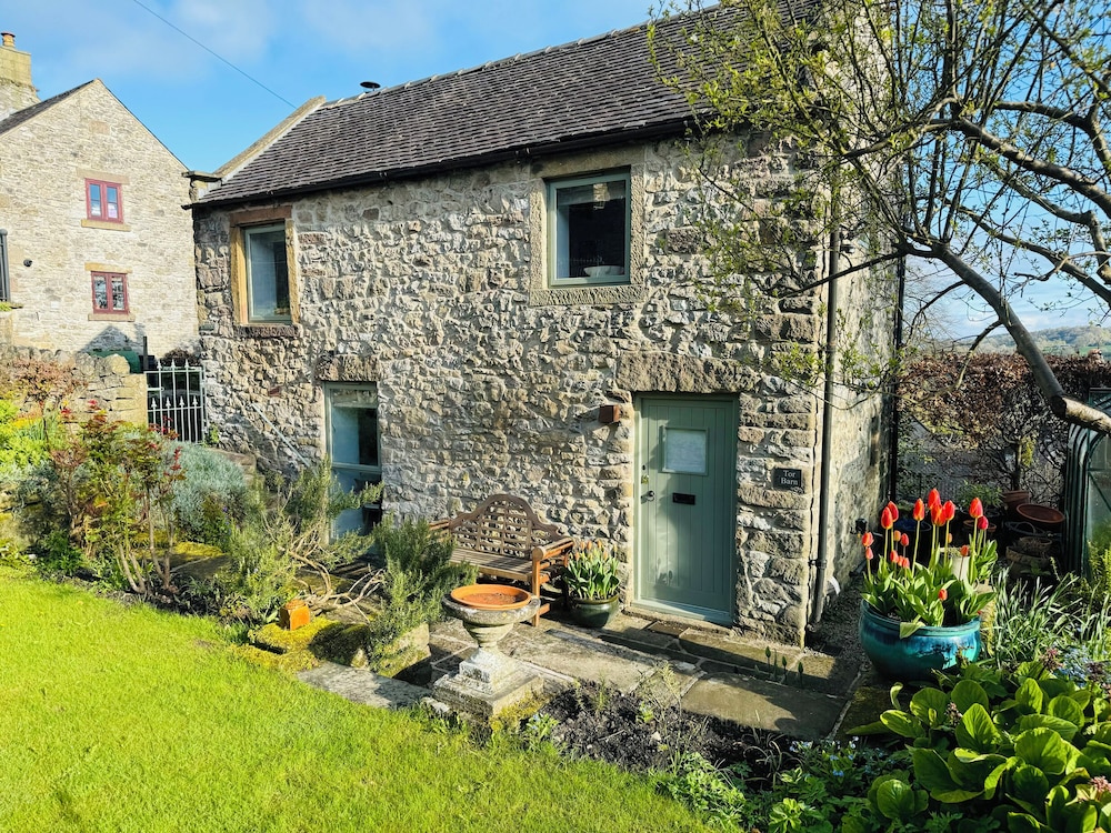 Tor Barn in Matlock, United Kingdom