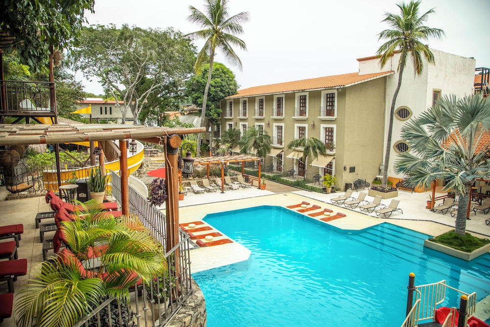 Binniguenda Huatulco & Beach Club in Santa Maria Huatulco, Mexico