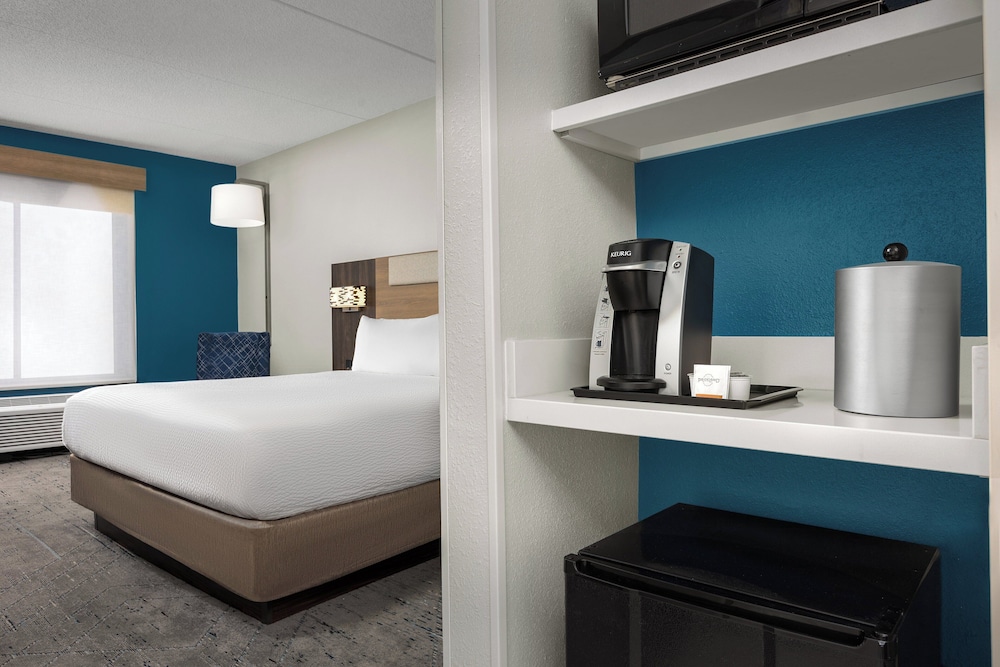 Holiday Inn Express Hotel & Suites Greensboro Airport Area by IHG - photo 19