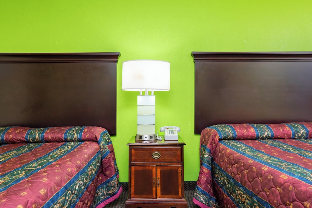 Budget Host Inn by Hotel O Portland near I 65 - photo 14