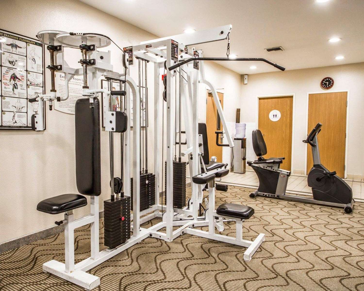 Comfort Inn & Suites Oakland - photo 19