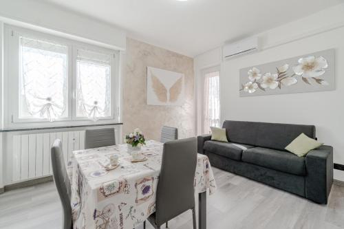 GuestHost Domus Contus Near Reggia di Venaria — 4-Star Luxury Hotel in Venaria Reale, Italy