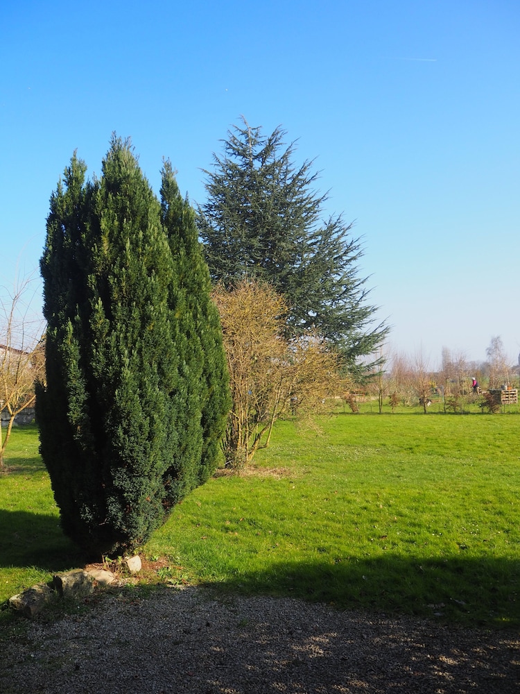 Les Buis - carbon neutral hotel in Sainghin-En-Weppes