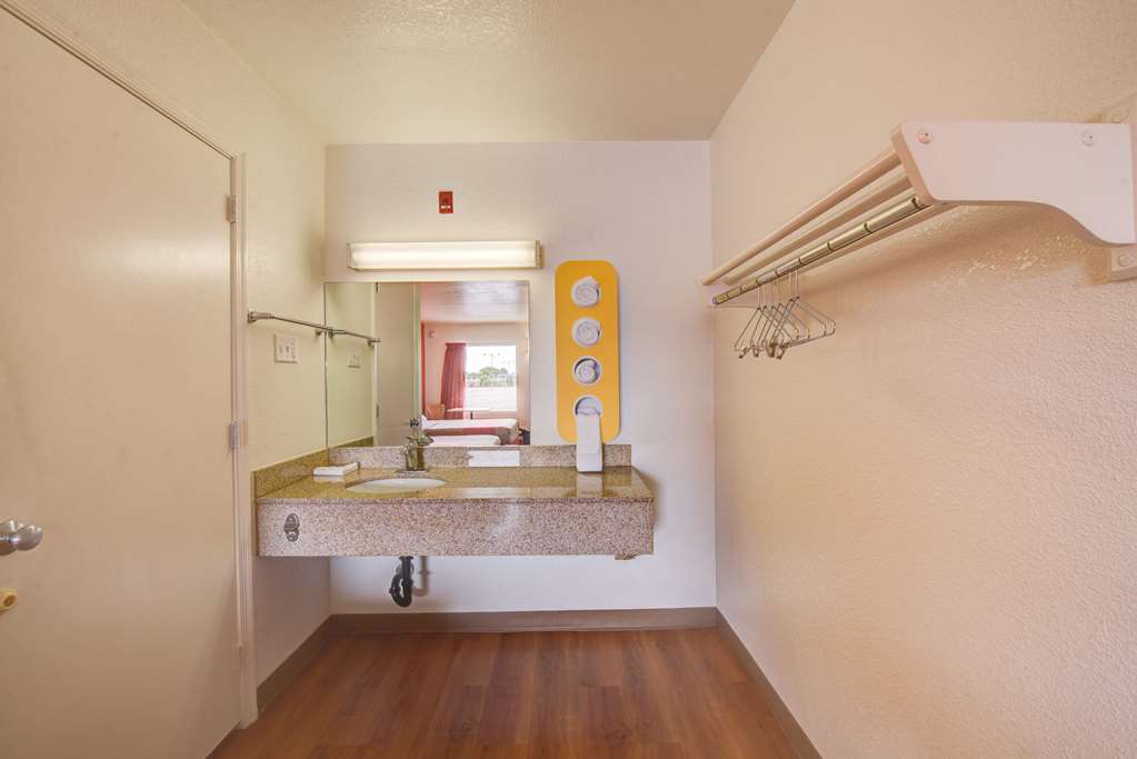 Motel 6 Norfolk VA - photo 16