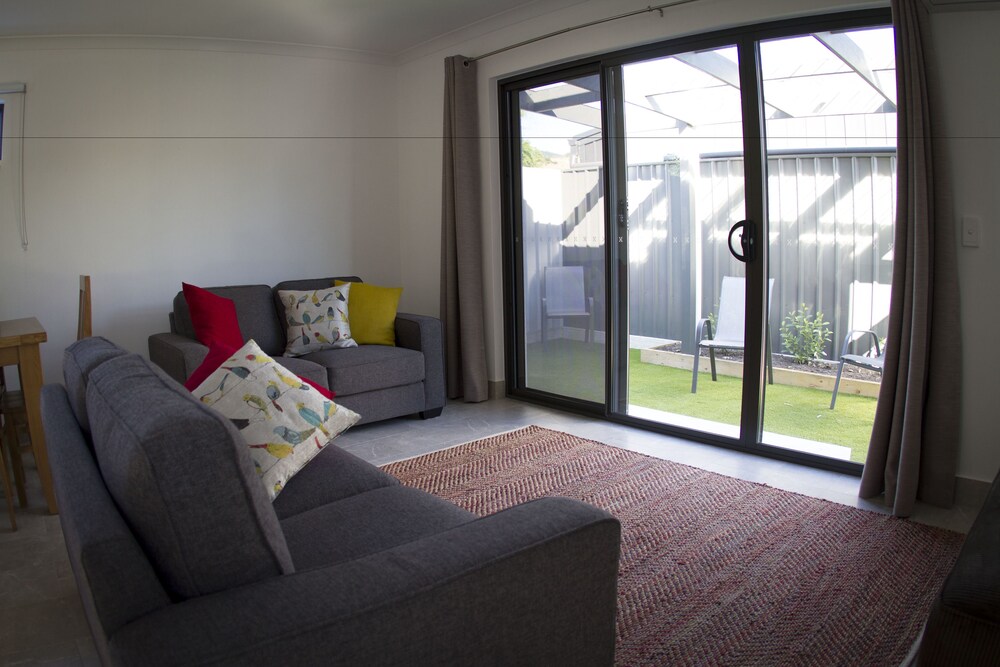 16 King Street — 4-Star Luxury Hotel in Myrtleford, Australia