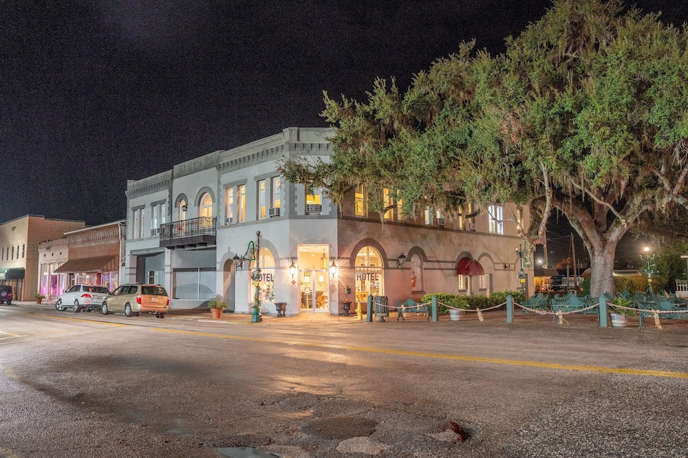 Oaak Tree Hotel - photo 256