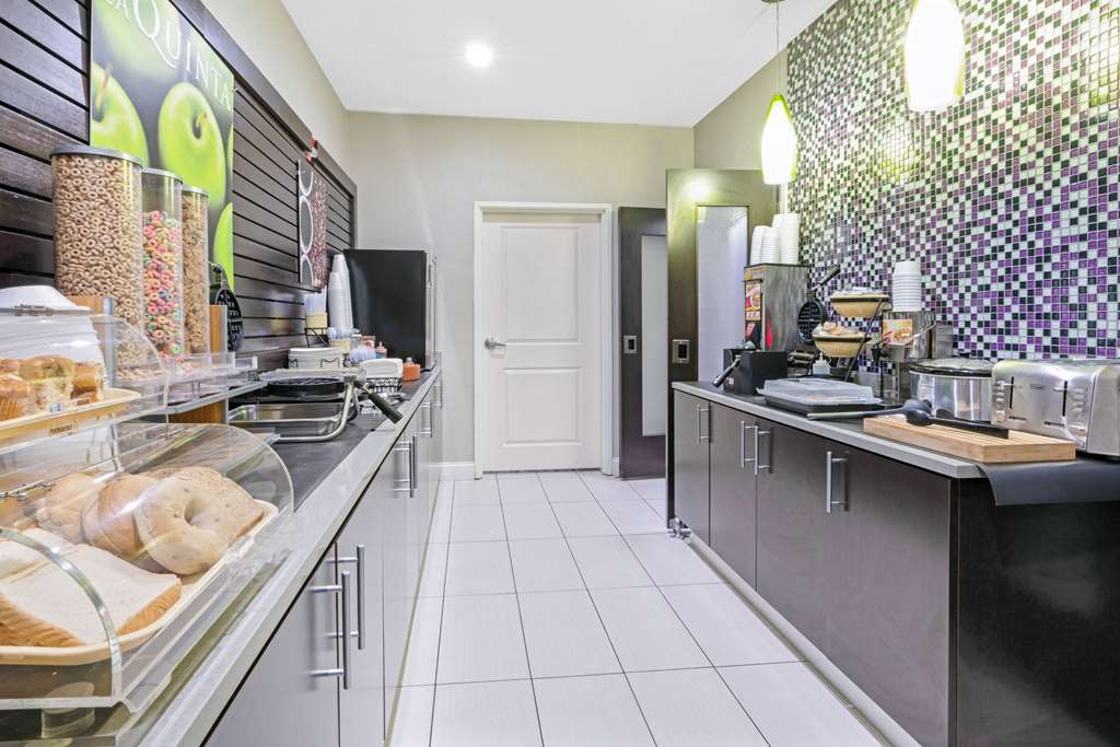 La Quinta Inn & Suites by Wyndham Ada - photo 28