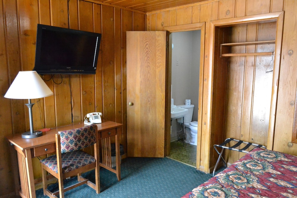 Innkeeper Motel - photo 23