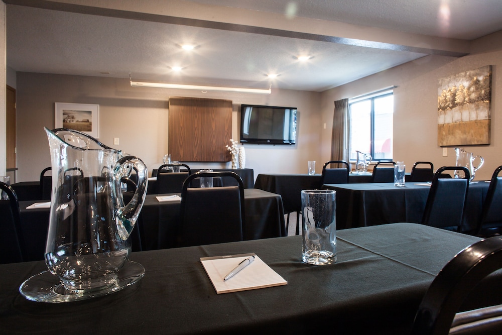 Heartland Inn - photo 16