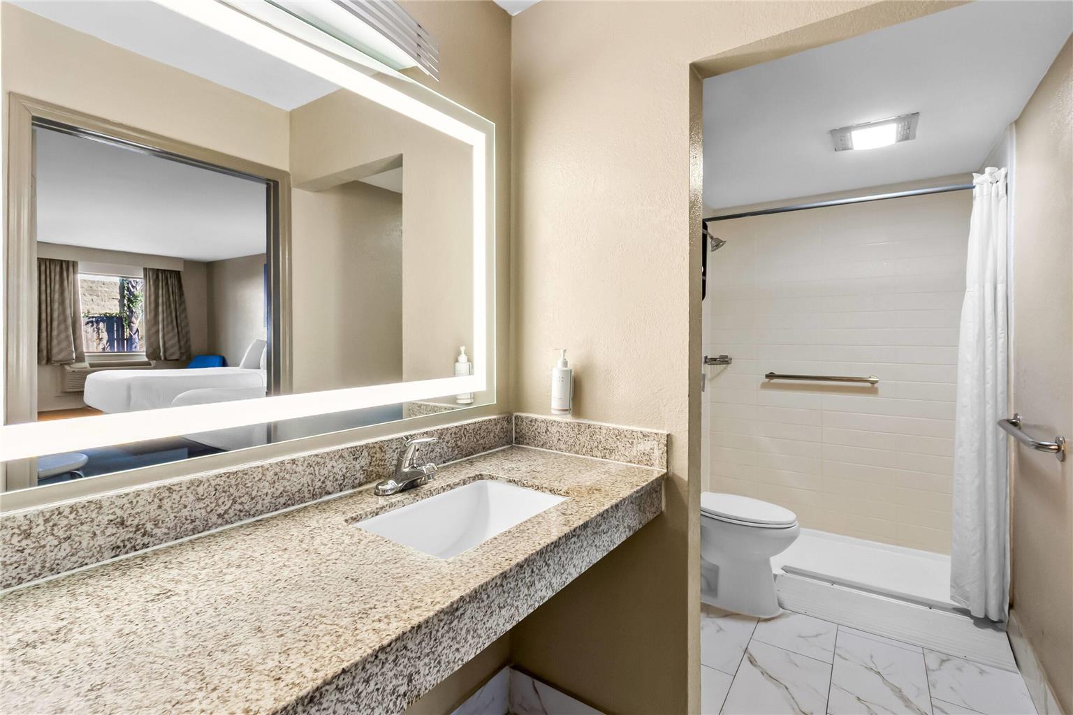 Days Inn by Wyndham Goose Creek - photo 28