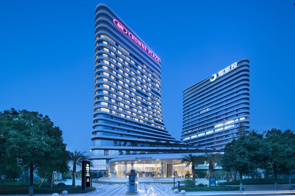 Crowne Plaza Wuhan Optics Valley by IHG — 4-Star Luxury Hotel in Wuhan, People's Republic of China