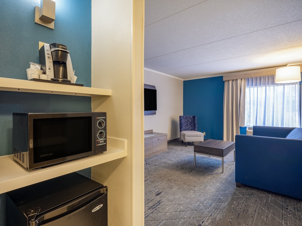 Holiday Inn Express Greensboro I 40 at Wendover an Ihg Hotel - photo 22