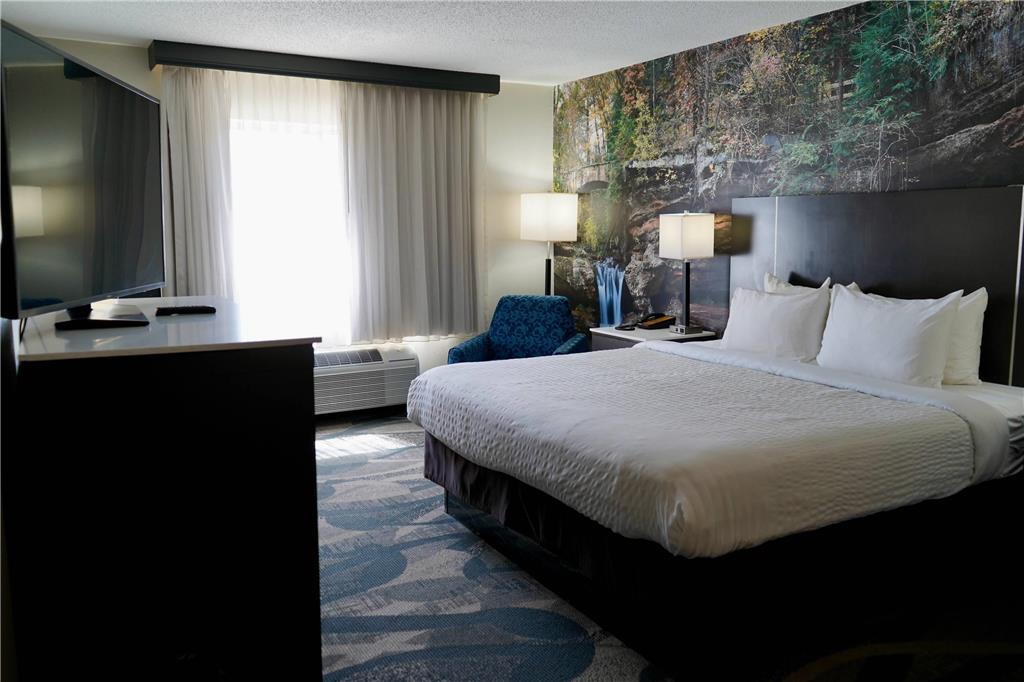 Clarion Inn Fairborn near Wright Patterson AFB - photo 13