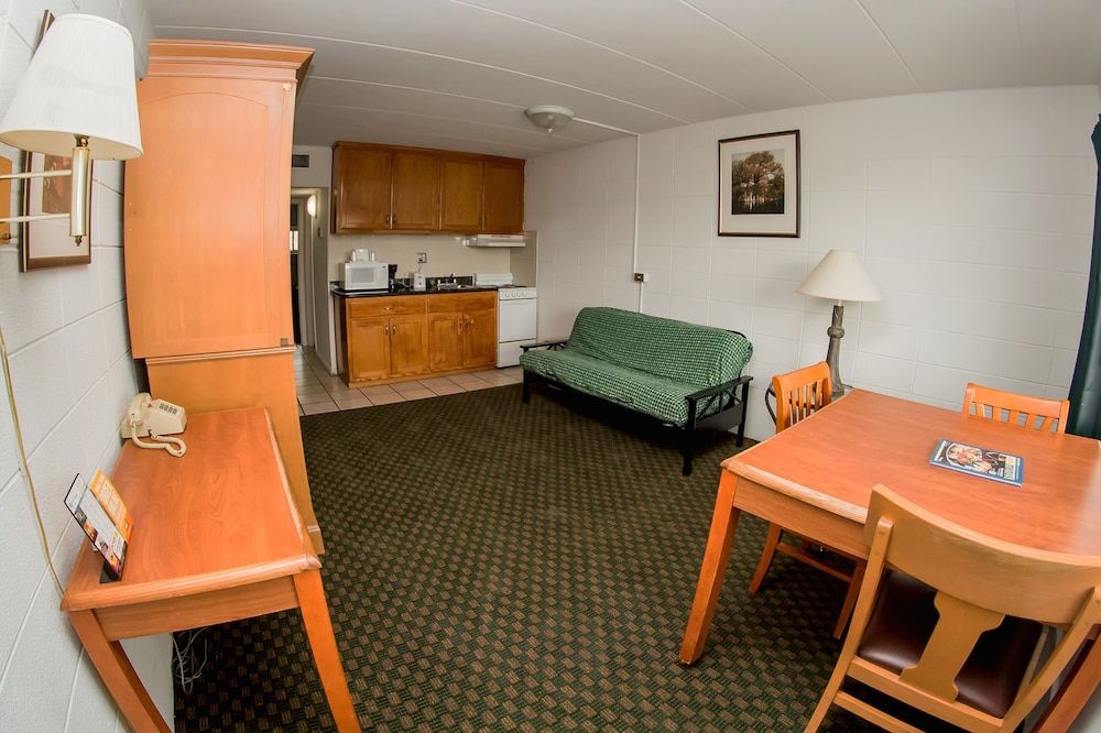 Beach Carousel Motel - photo 22