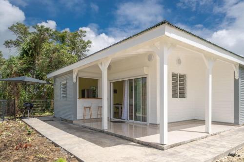 Villa Aura — 4-Star Luxury Hotel in Grand-Bourg, Guadeloupe