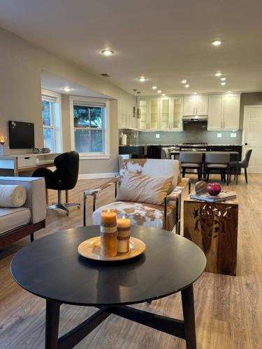 Entire Private Garden Level Retreat 22027835 — Englewood