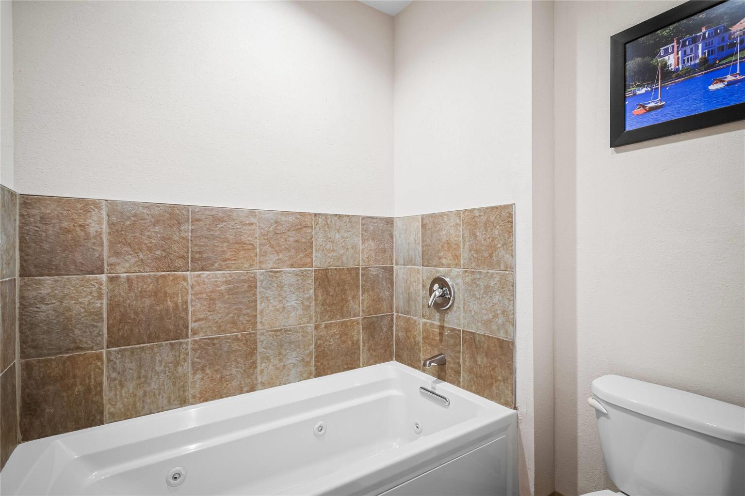 La Quinta Inn & Suites by Wyndham Stonington Mystic Area - photo 40