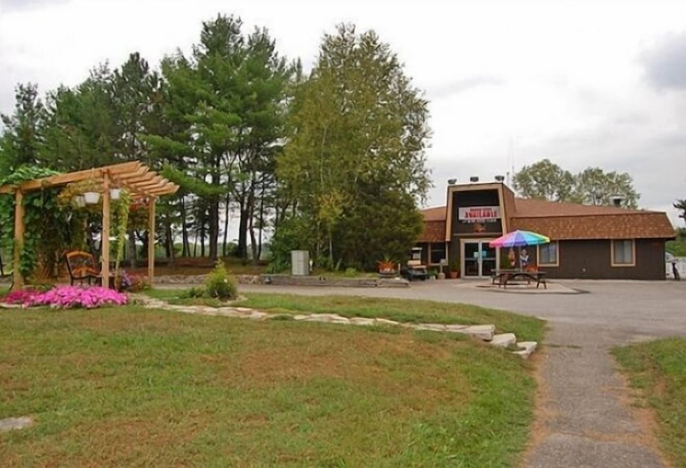 St. Clair Camping Resort - photo 11