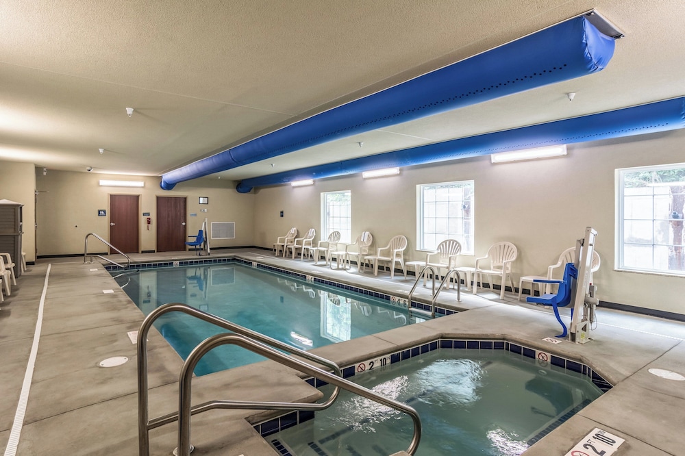 Cobblestone Hotel & Suites Erie - photo 25