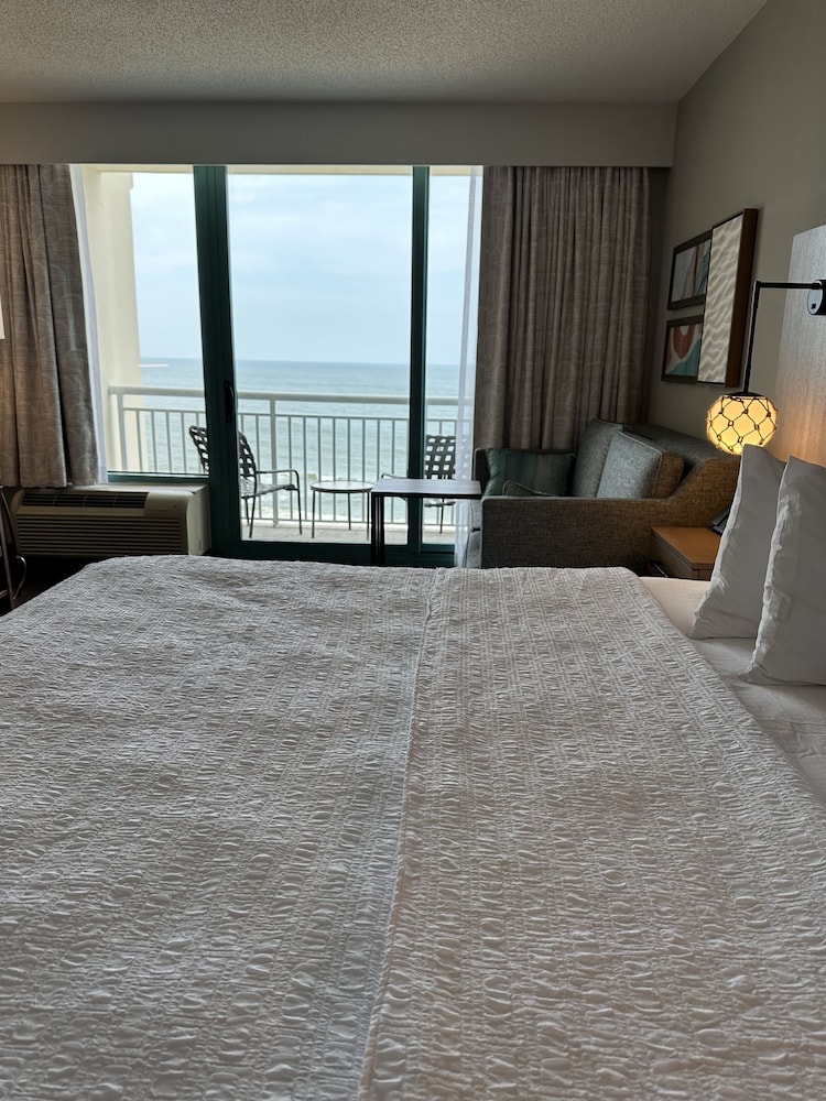 Hampton Inn Virginia Beach Oceanfront South - photo 33